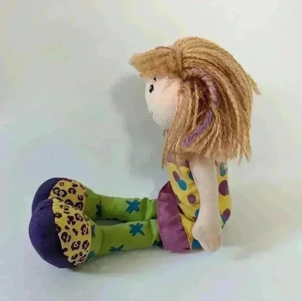 Groovy Girl Siri 12" Plush Doll With Outfit - Picture 5 of 5